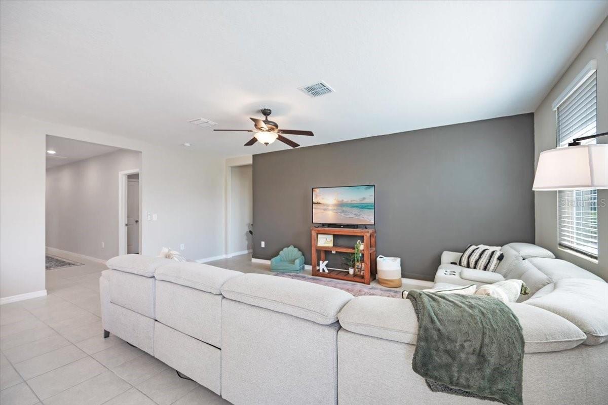 RESERVE/VAN OAKS PH 1 - Residential