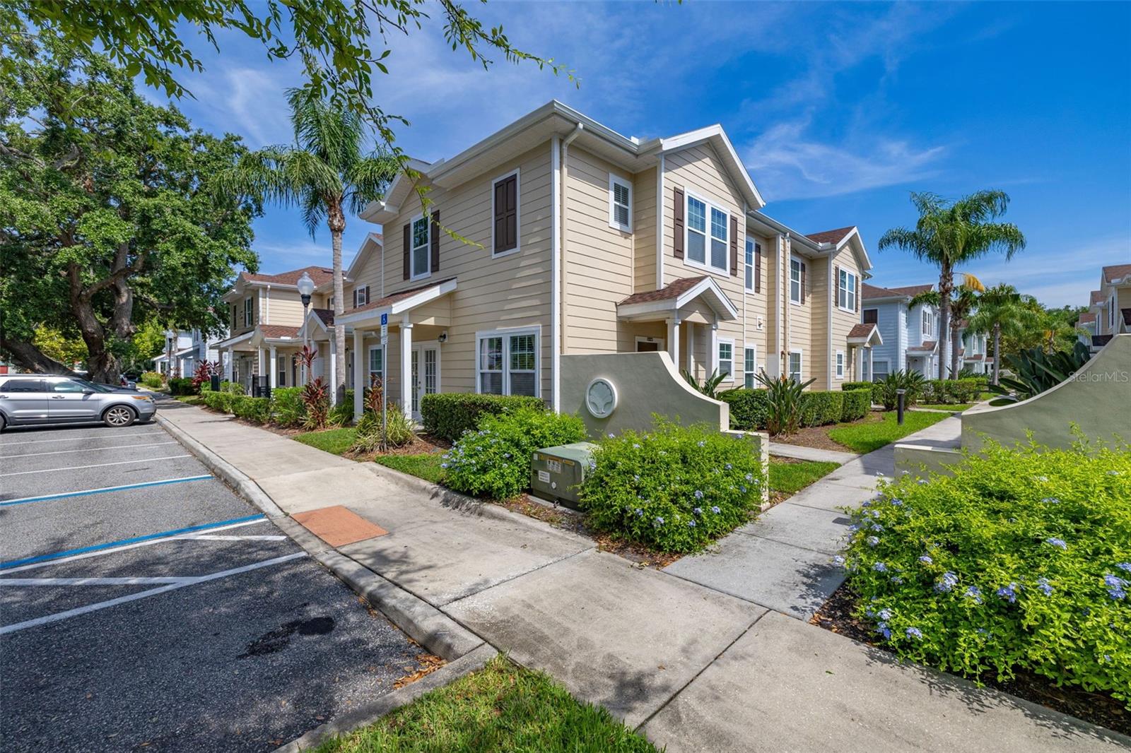5372 DIPLOMAT COURT 108