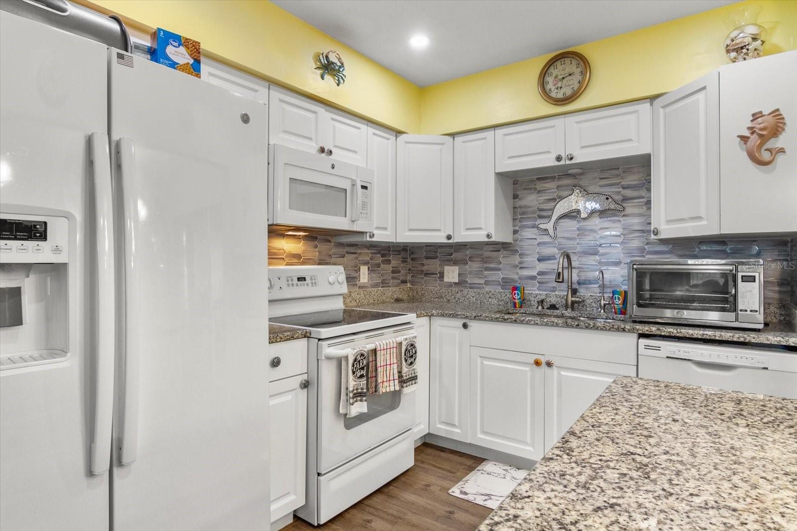 453 SANDLEWOOD DRIVE