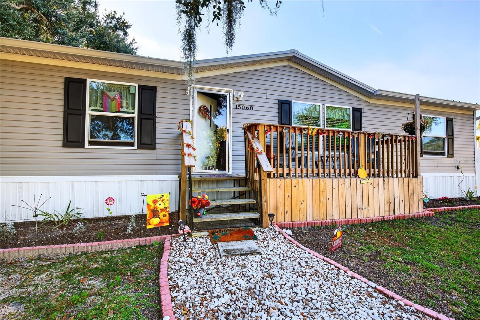 LAKE WEIR HARBOR ESTATE - Residential