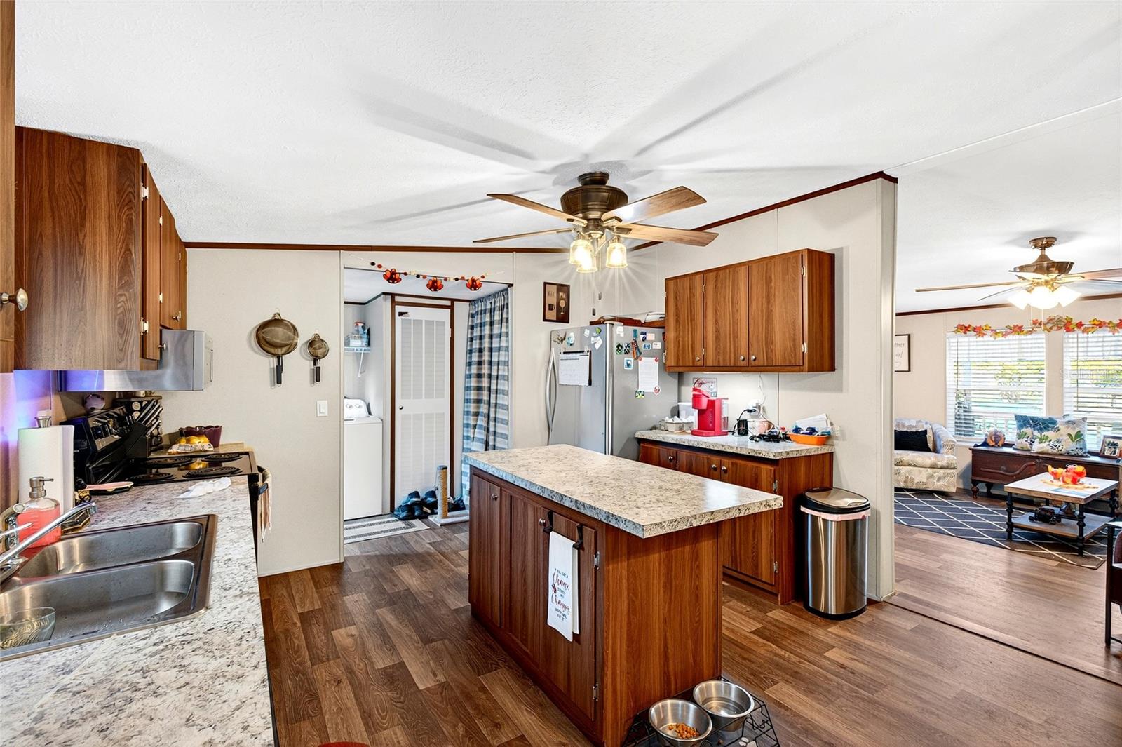 LAKE WEIR HARBOR ESTATE - Residential