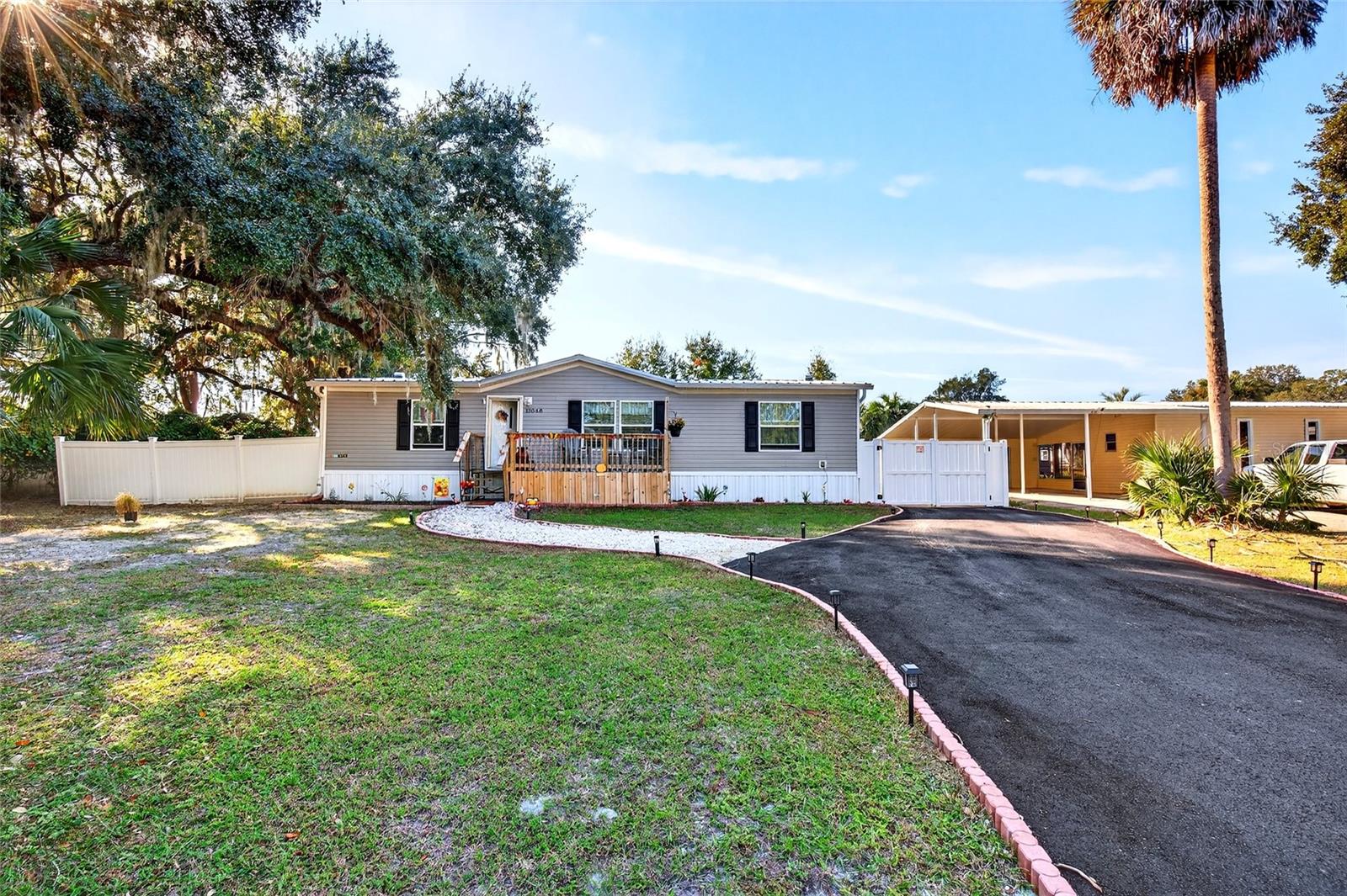 LAKE WEIR HARBOR ESTATE - Residential