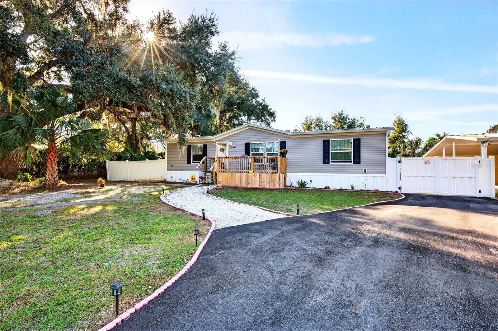 LAKE WEIR HARBOR ESTATE - Residential