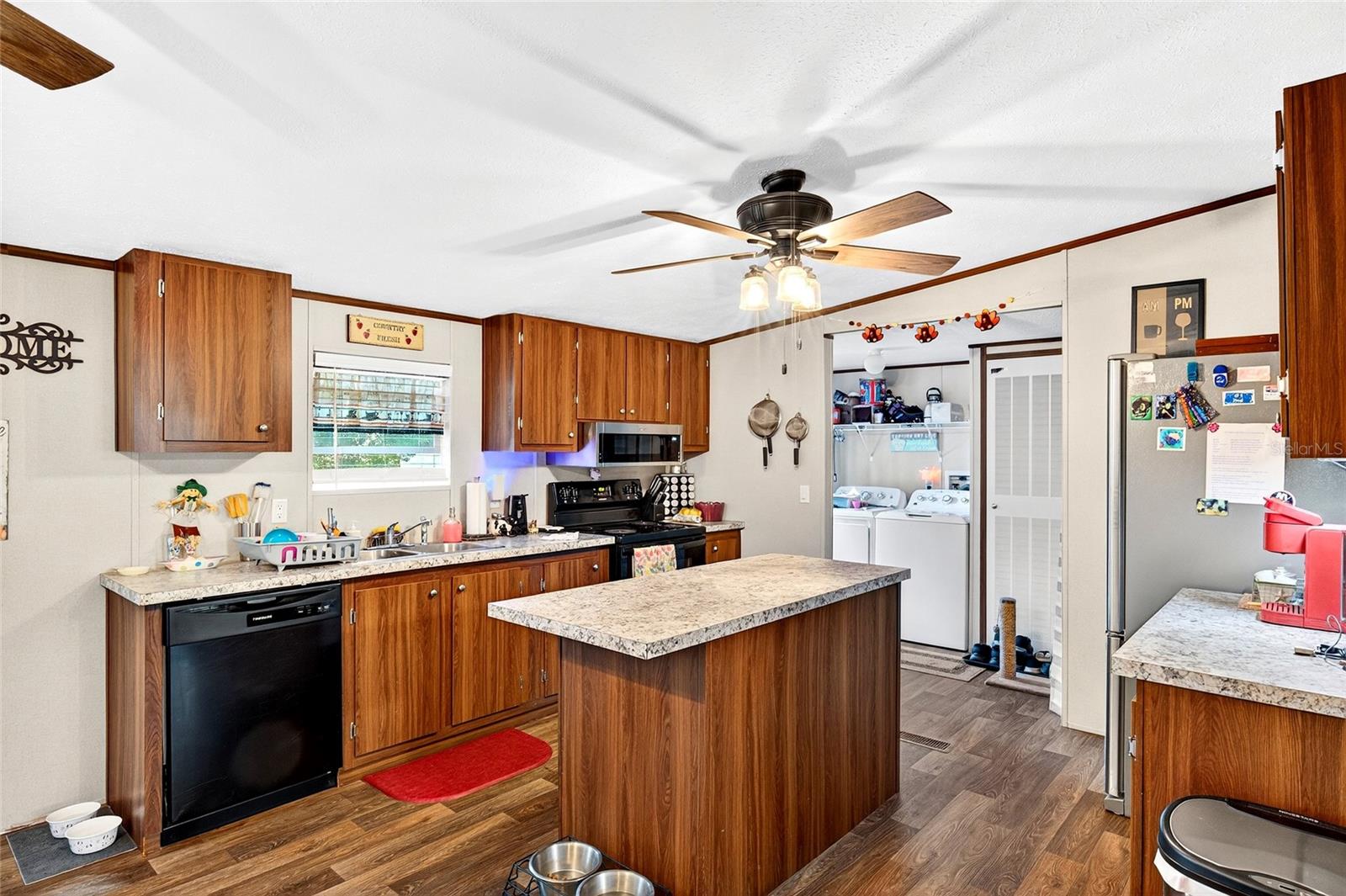 LAKE WEIR HARBOR ESTATE - Residential