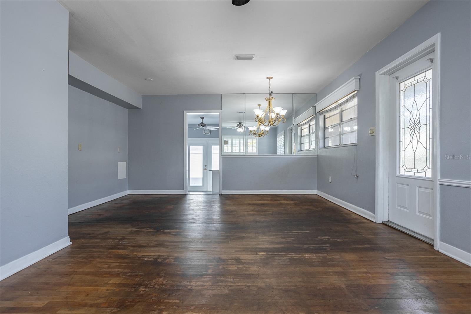 OAKELLARS - Residential