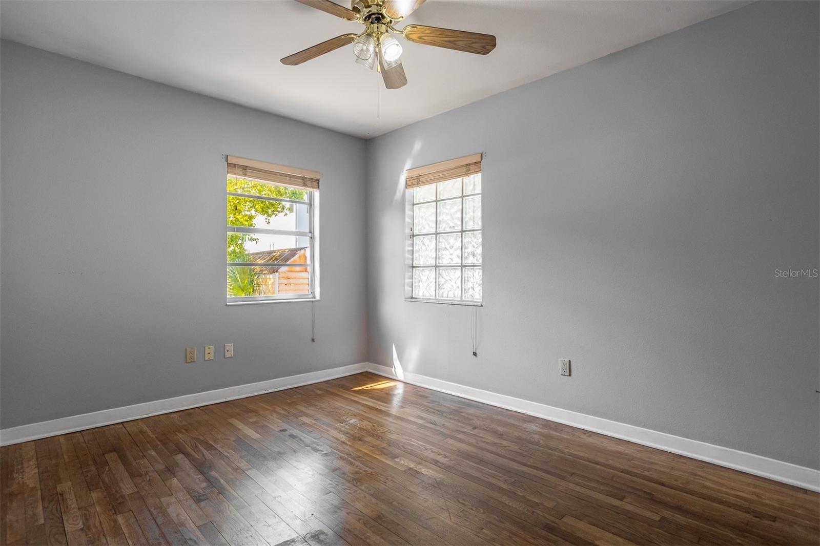 OAKELLARS - Residential