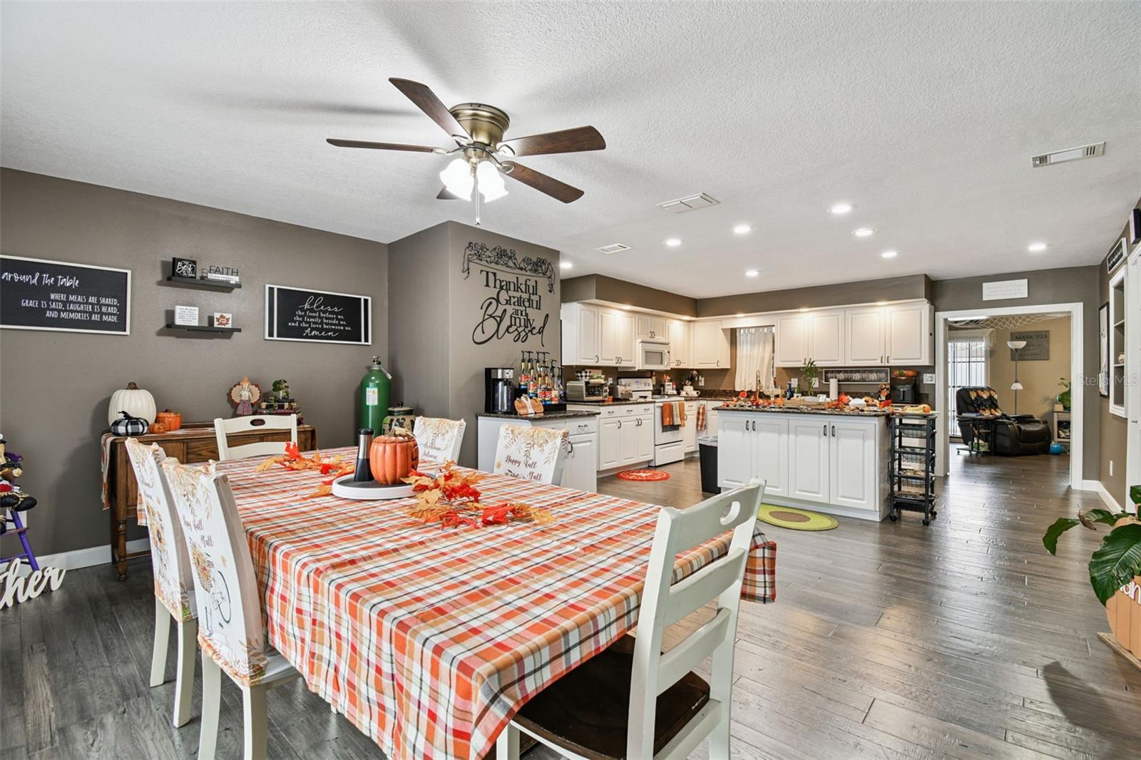 MEADOWOOD ESTATES - Residential