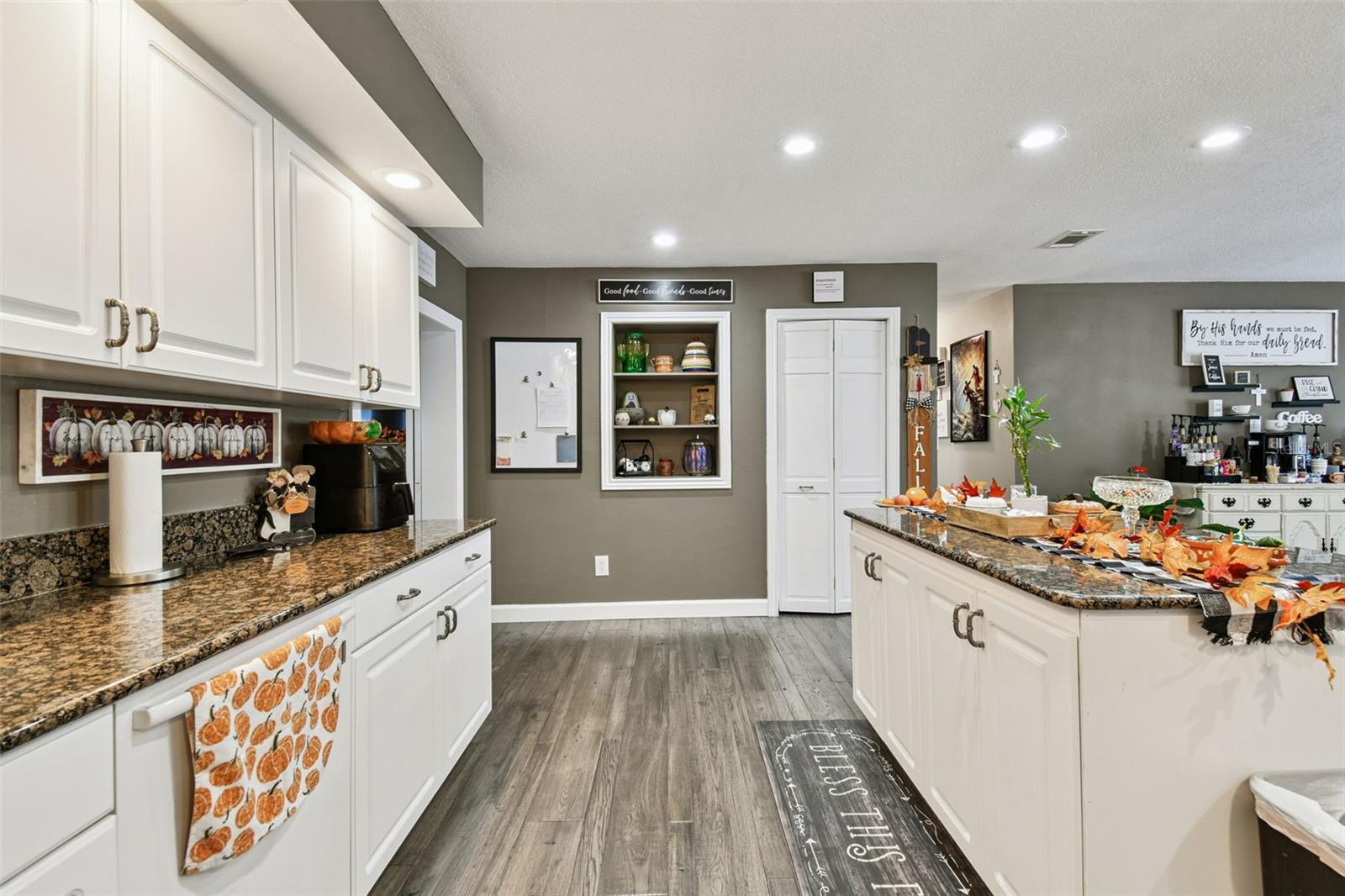 MEADOWOOD ESTATES - Residential