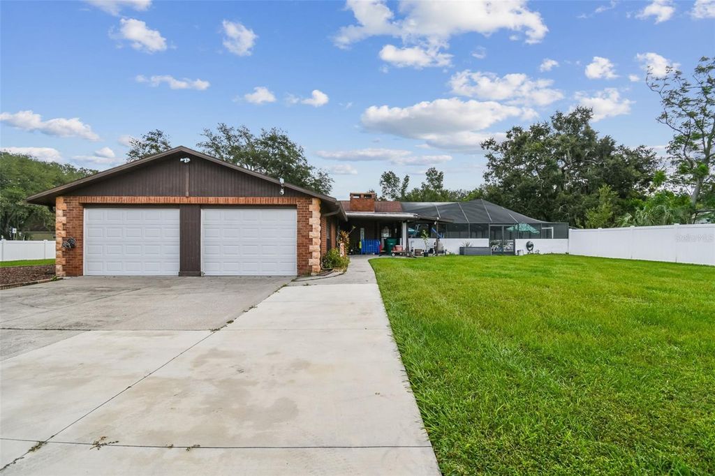 Photo of 39501 Meadowood Loop, Zephyrhills, FL 33542 (MLS # TB8436864)