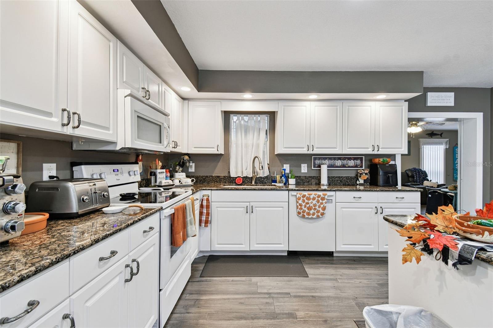 MEADOWOOD ESTATES - Residential