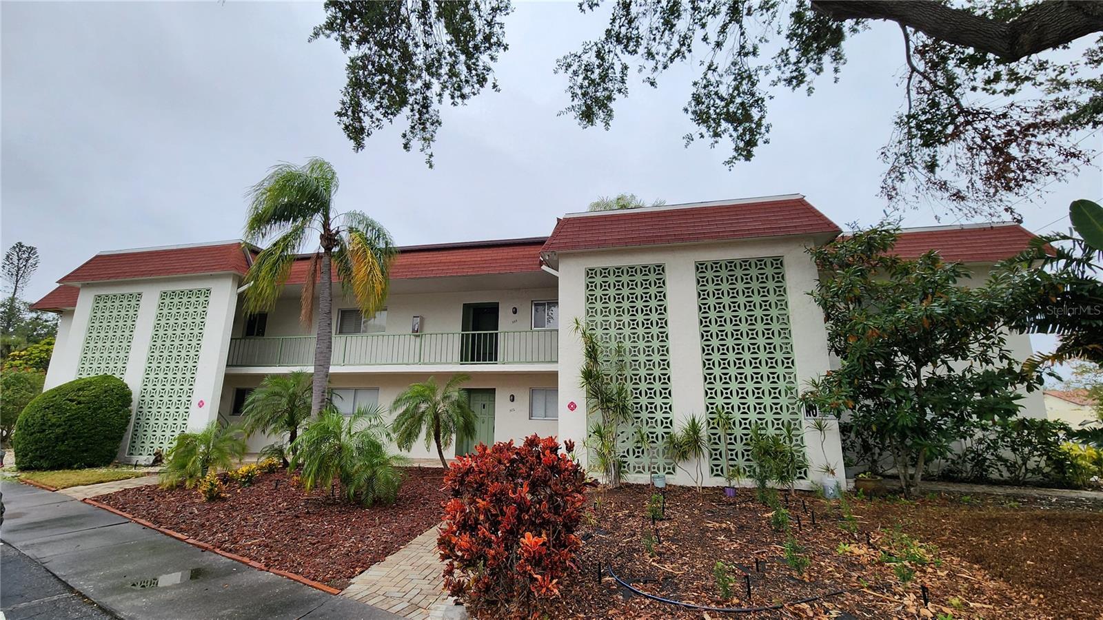 Nicely updated, first floor! 2BR, 2BA condo. Enjoy the Florida climate in your private screened lanai, overlooking a park-like setting and community pool just out the back door. Community laundry room. A short drive to the famous Siesta Key Beach, downtown Sarasota, Bradenton/Sarasota airport, or nearby shopping. Water, Sewer, basic cable, and trash are ALL INCLUDED.