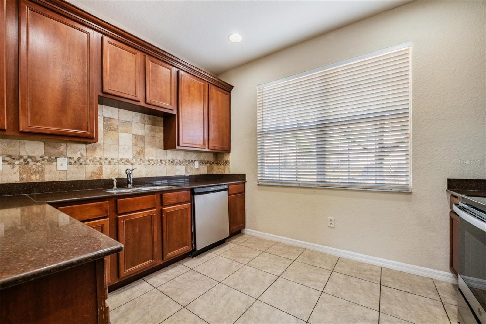 SEVEN OAKS - Residential