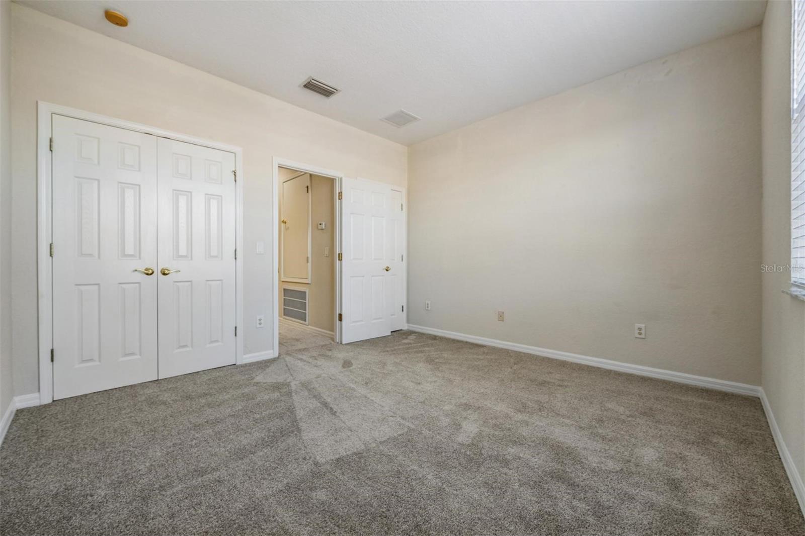 SEVEN OAKS - Residential