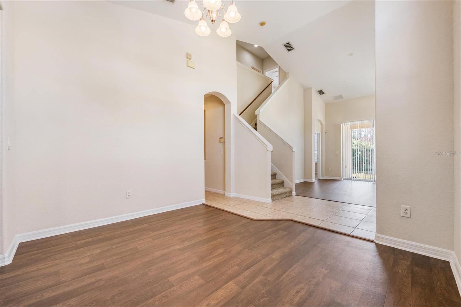 SEVEN OAKS - Residential