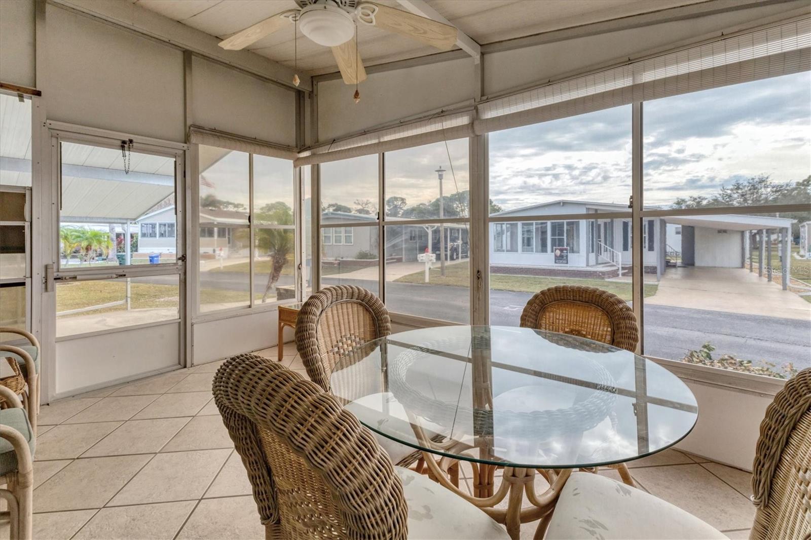 POLYNESIAN VILLAGE - Residential