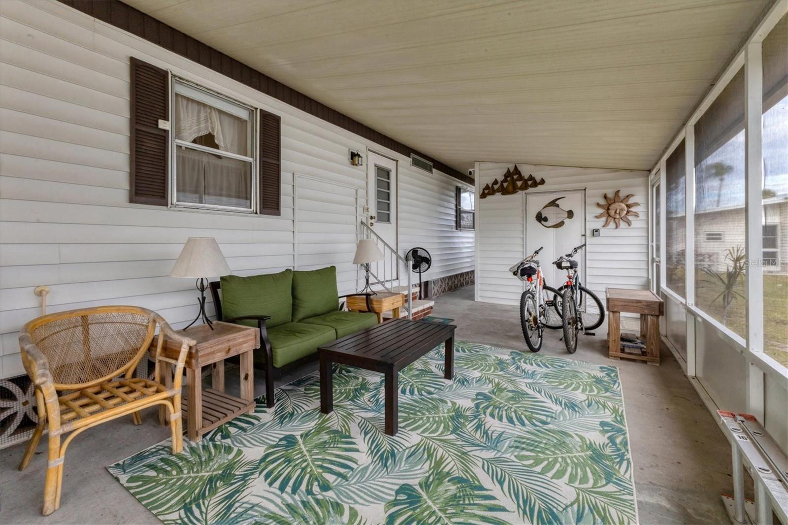 POLYNESIAN VILLAGE - Residential