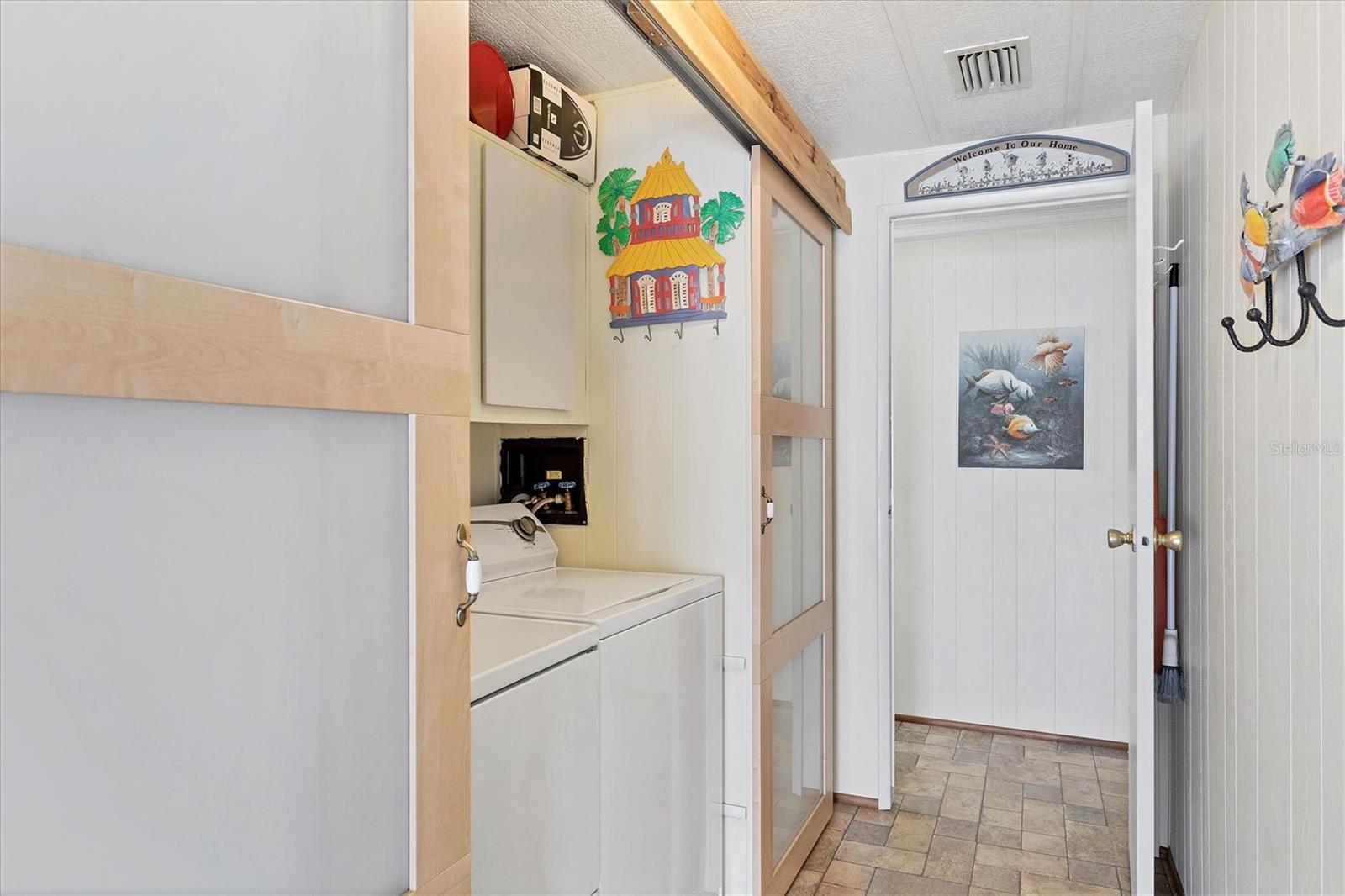 POLYNESIAN VILLAGE - Residential