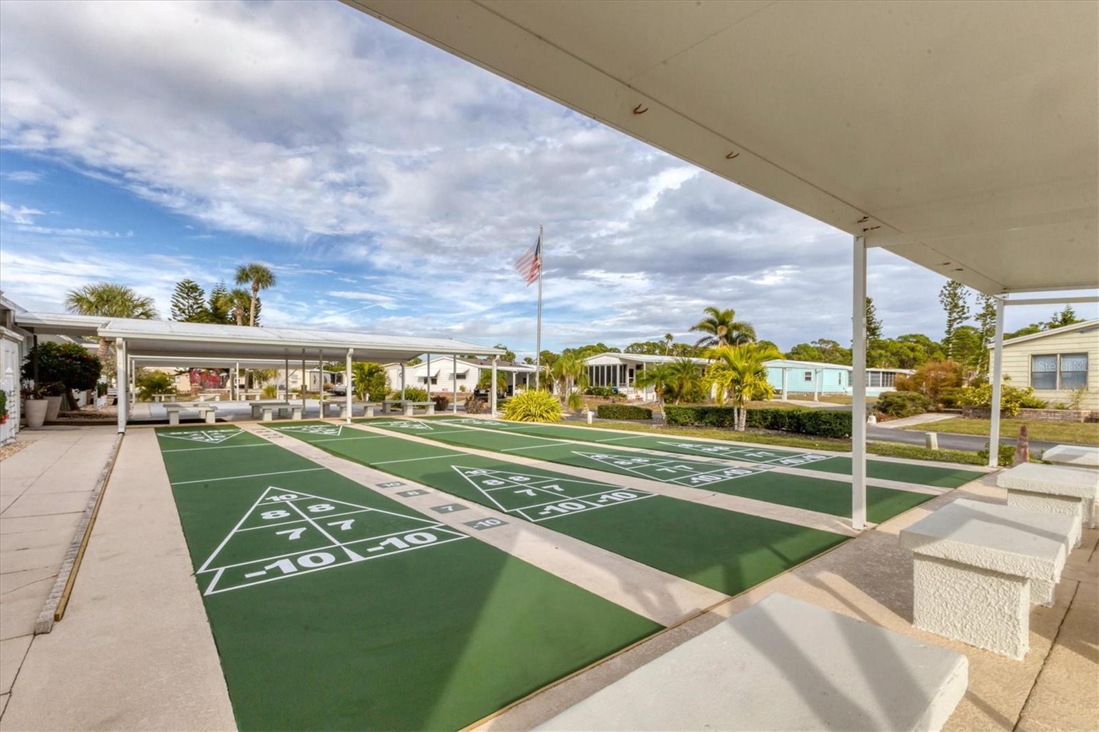 POLYNESIAN VILLAGE - Residential