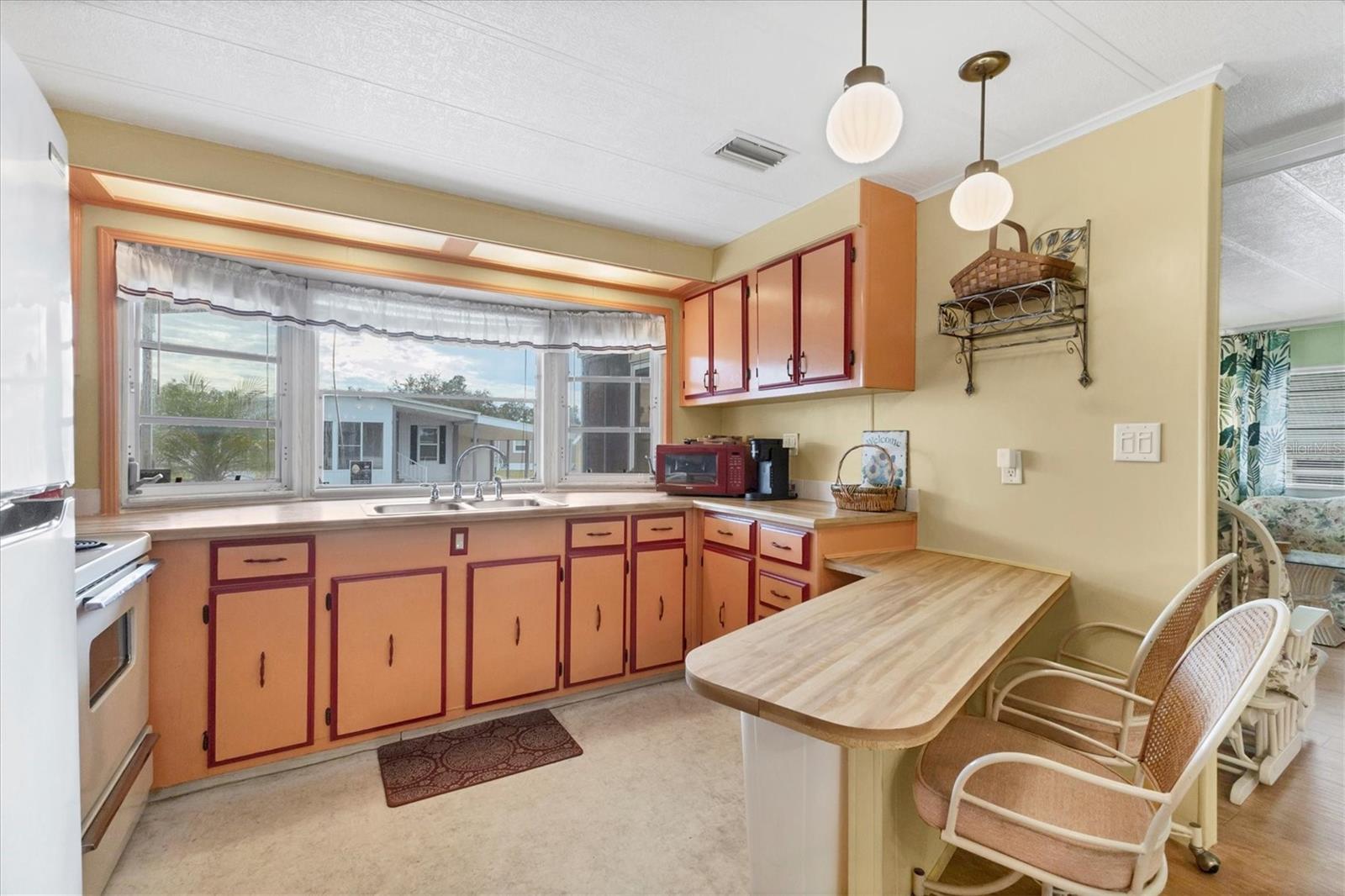 POLYNESIAN VILLAGE - Residential