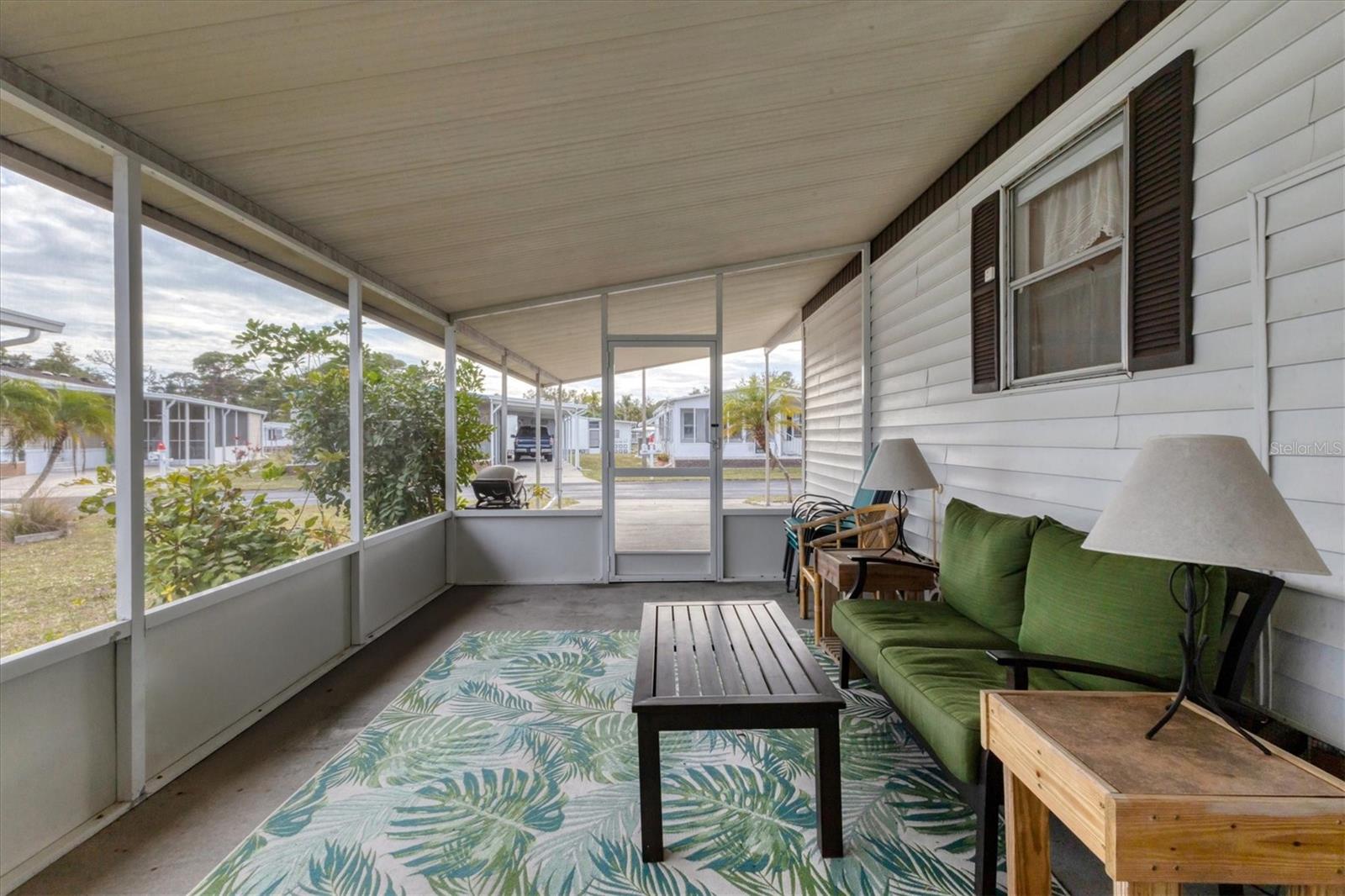 POLYNESIAN VILLAGE - Residential