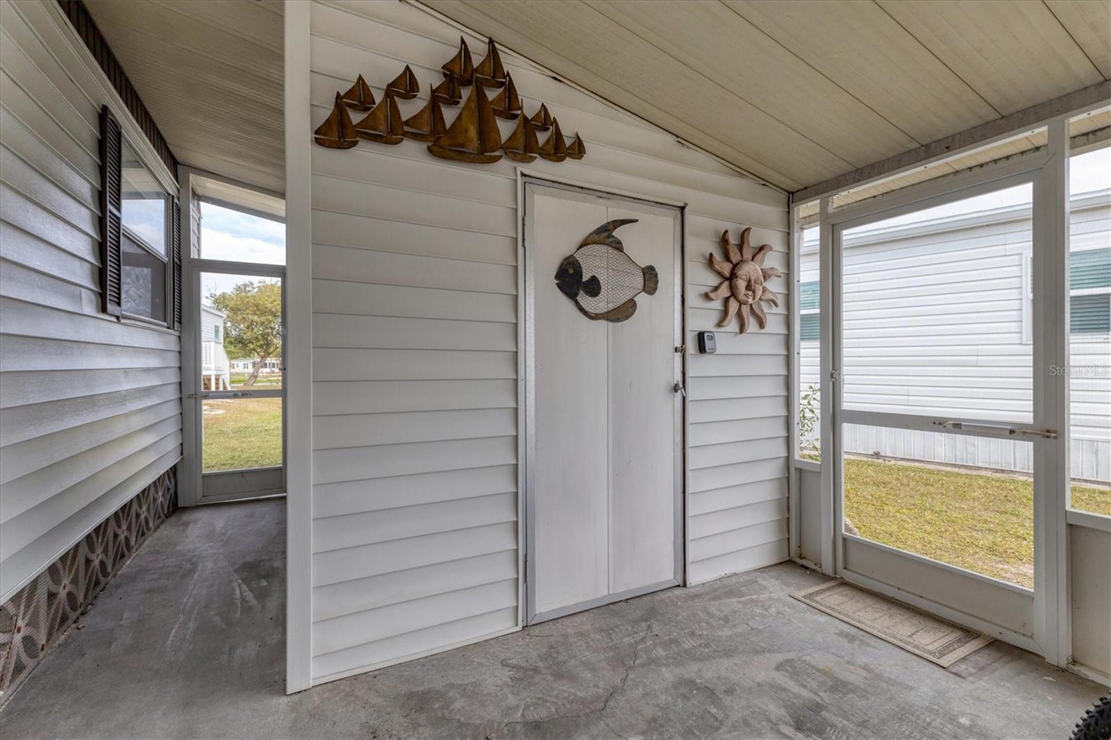 POLYNESIAN VILLAGE - Residential