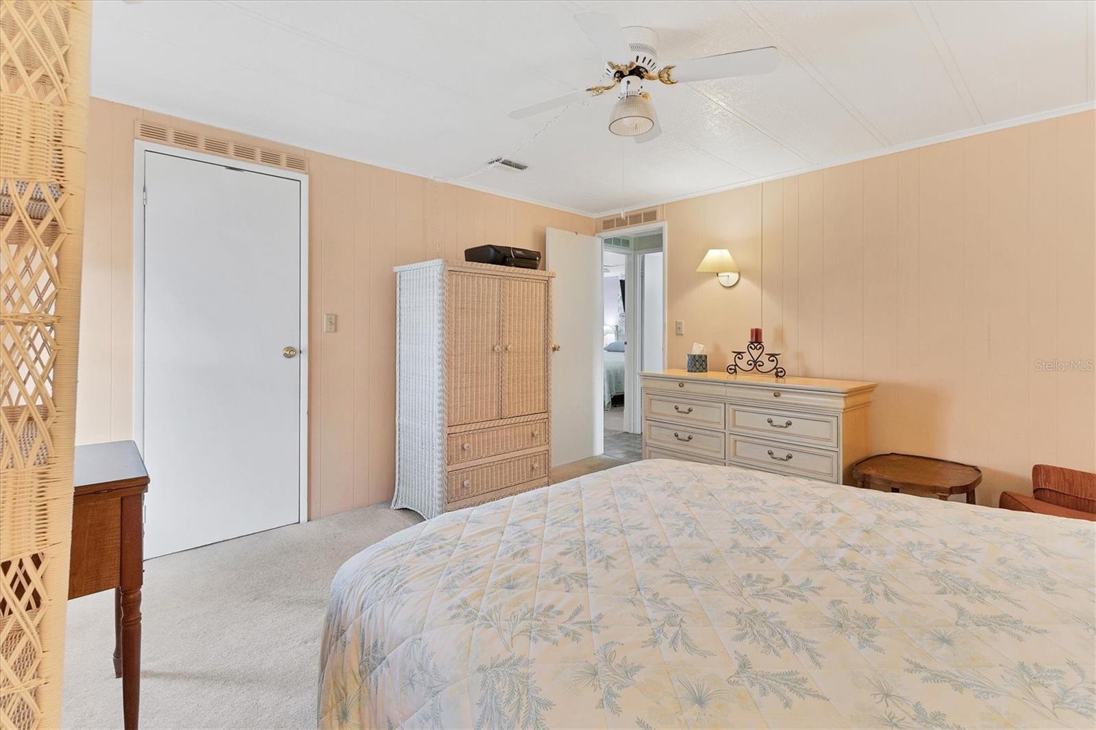 POLYNESIAN VILLAGE - Residential