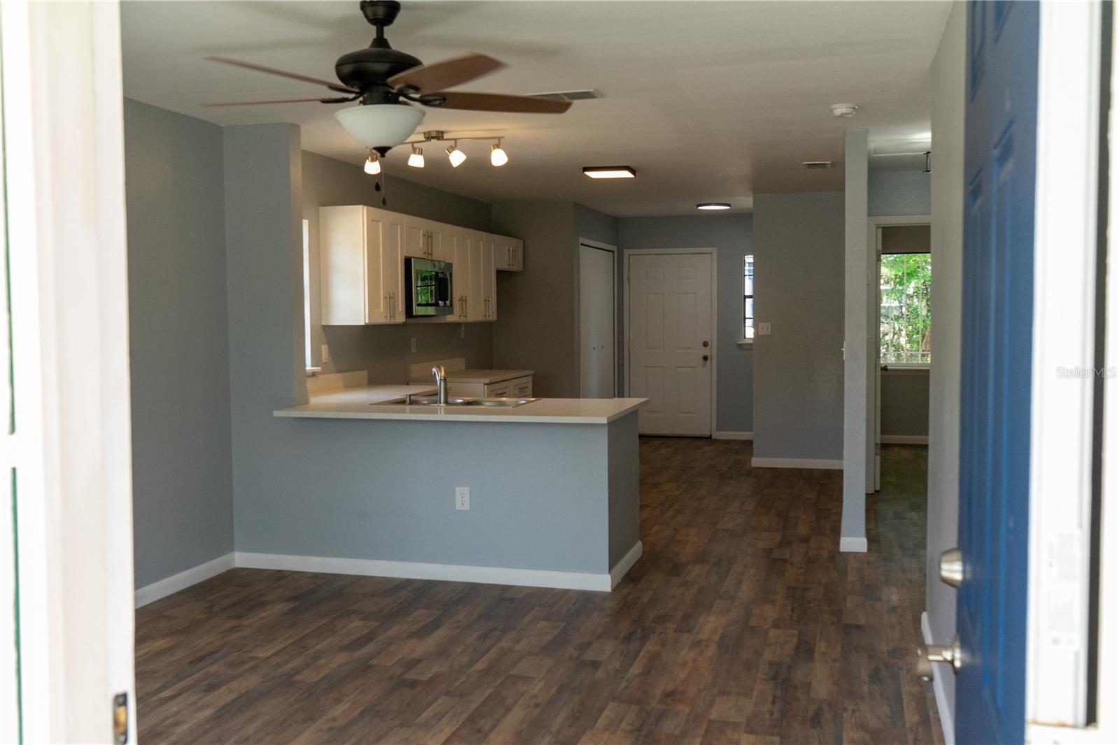 1307 RAILROAD AVENUE