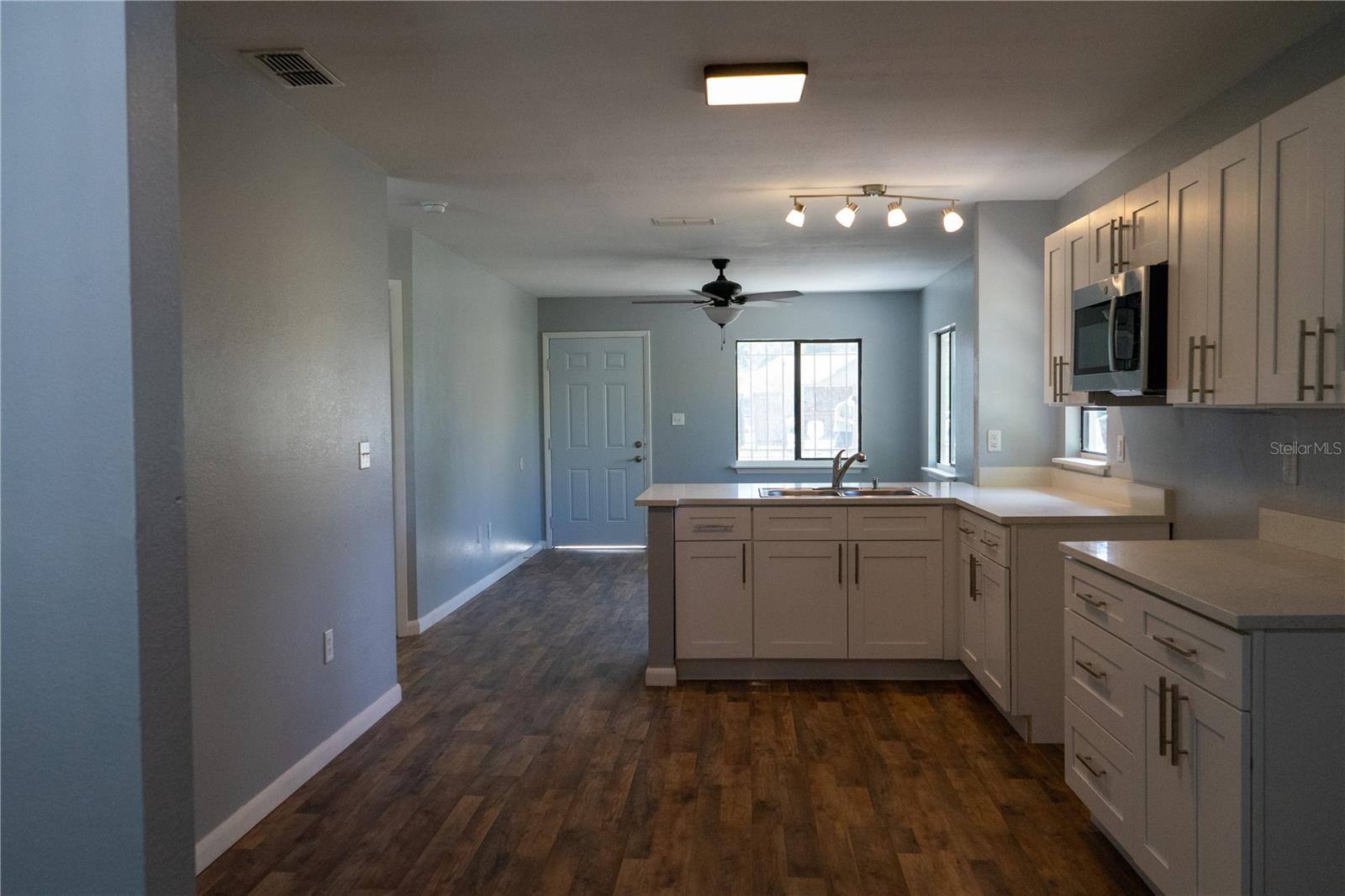 1307 RAILROAD AVENUE