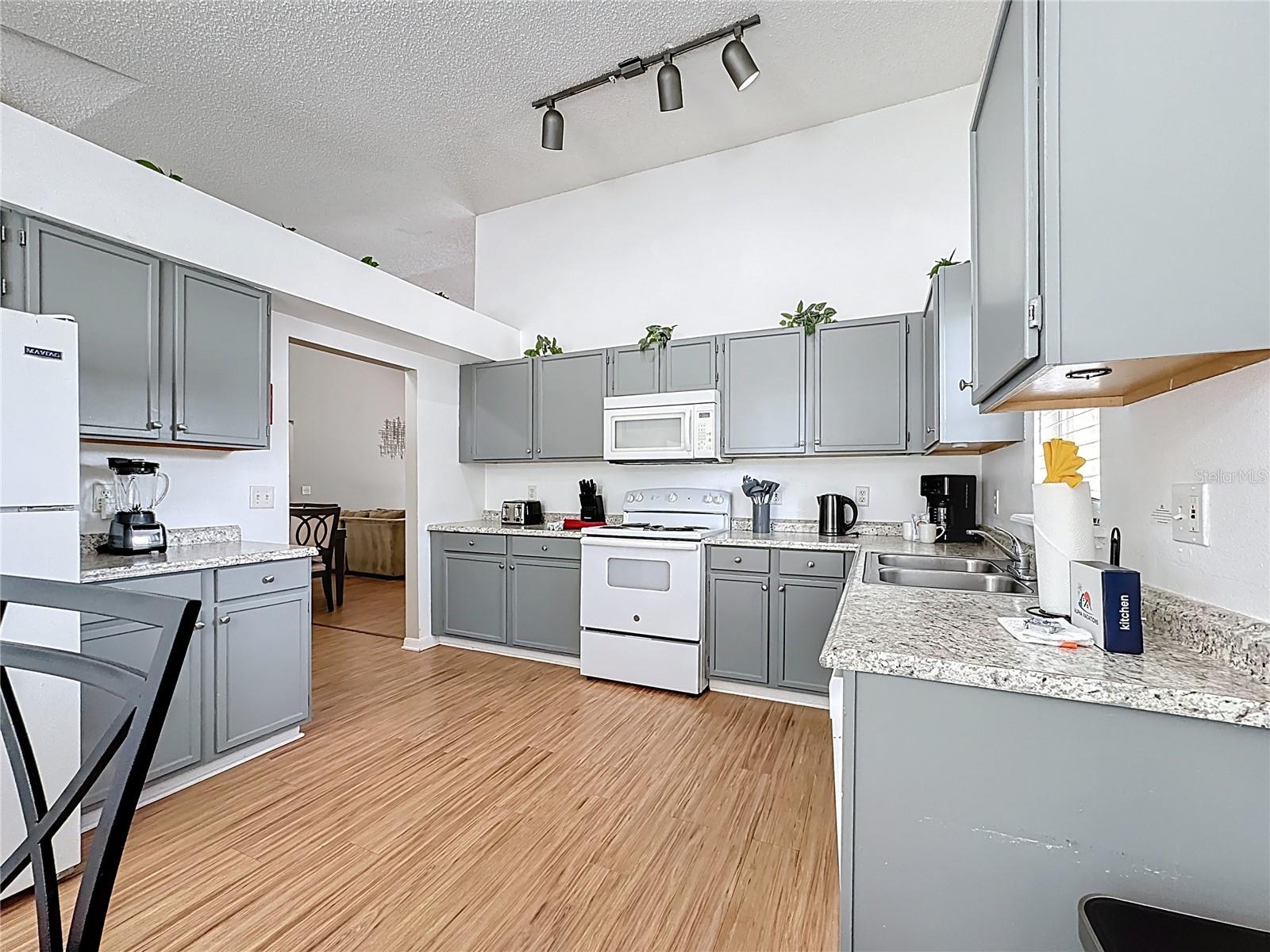 CLEAR CREEK - Residential