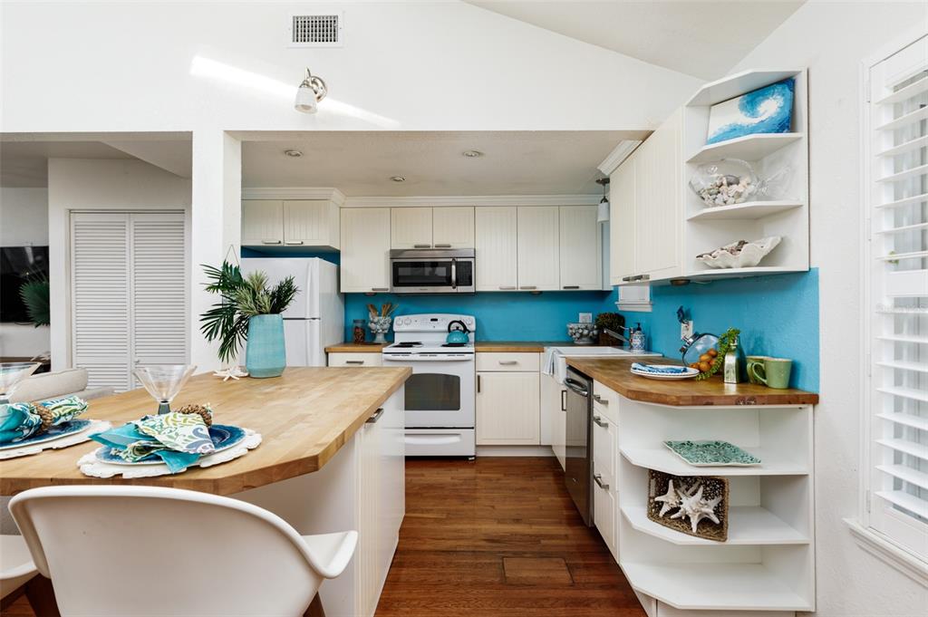 SUNSET BEACH - Residential