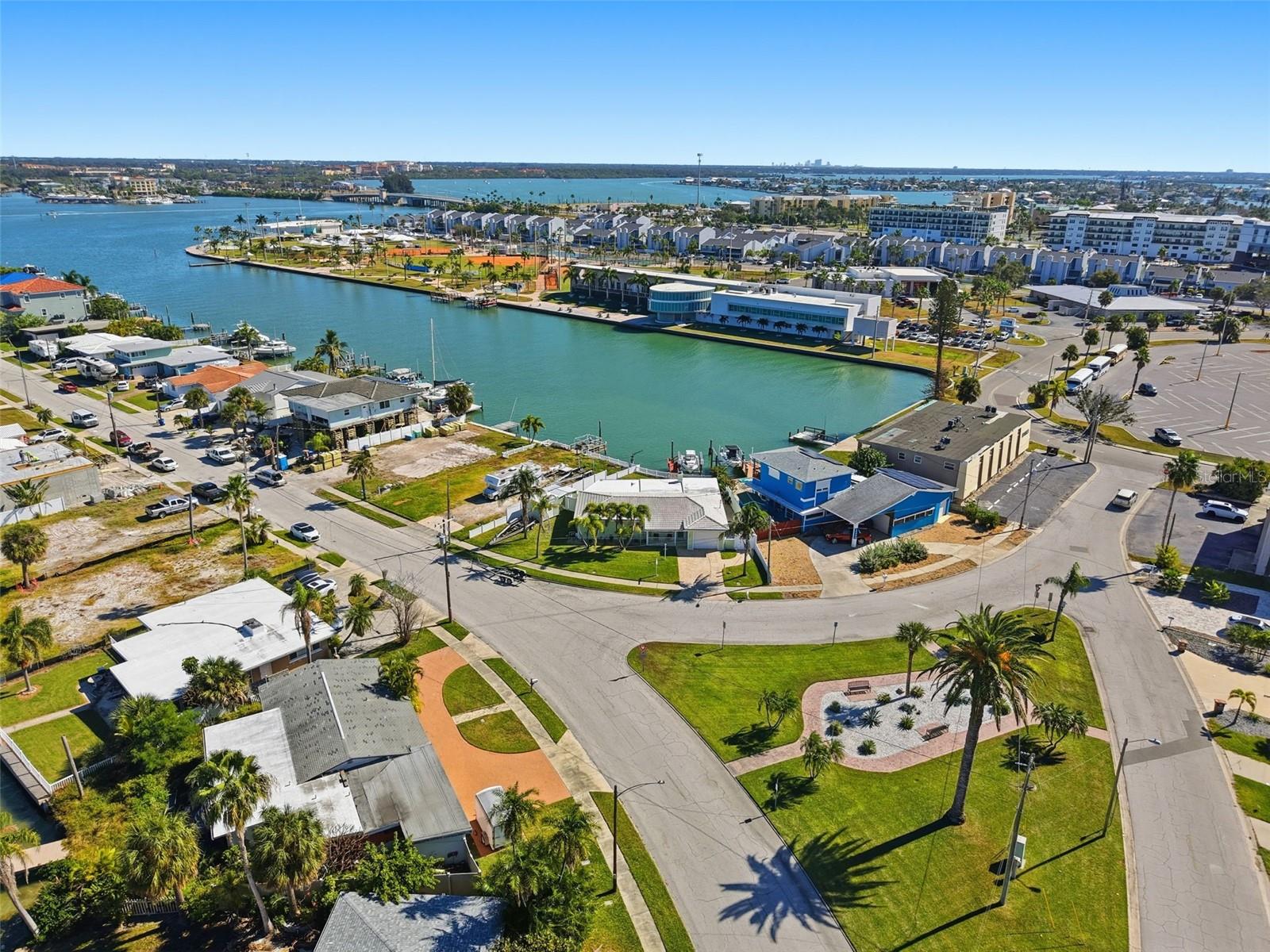 LONE PALM BEACH 5TH ADD BLK 29 REP - Residential