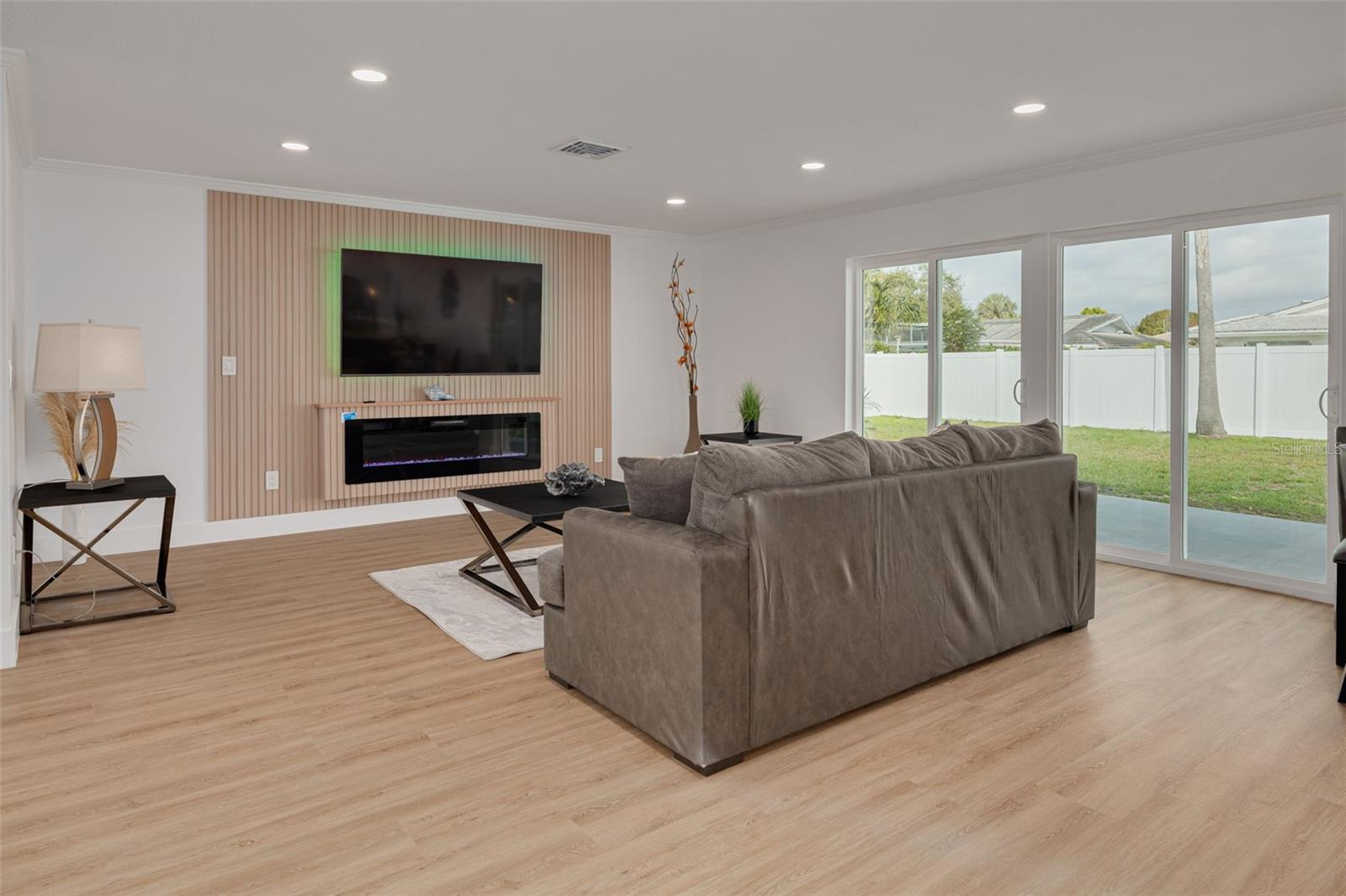 HILLCREST MANOR 3RD ADD - Residential