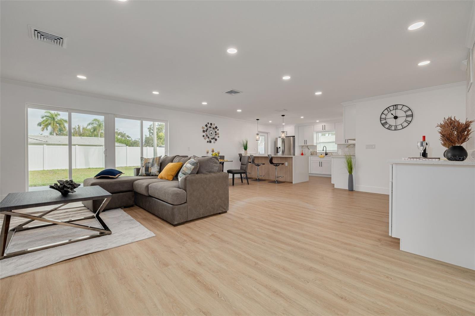 HILLCREST MANOR 3RD ADD - Residential