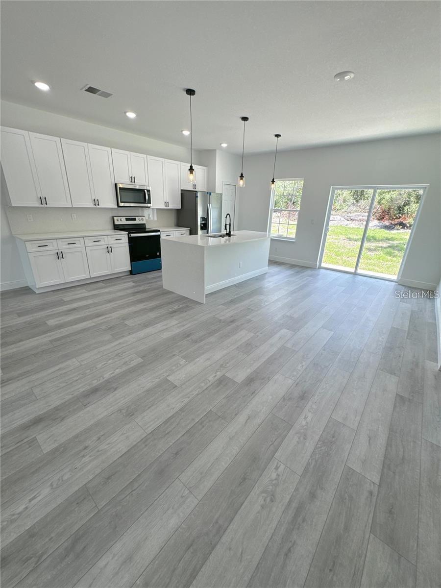 MARION OAKS UN 06 - Residential Lease