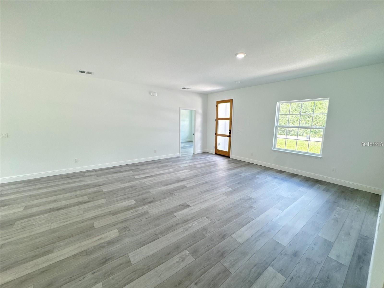 MARION OAKS UN 06 - Residential Lease