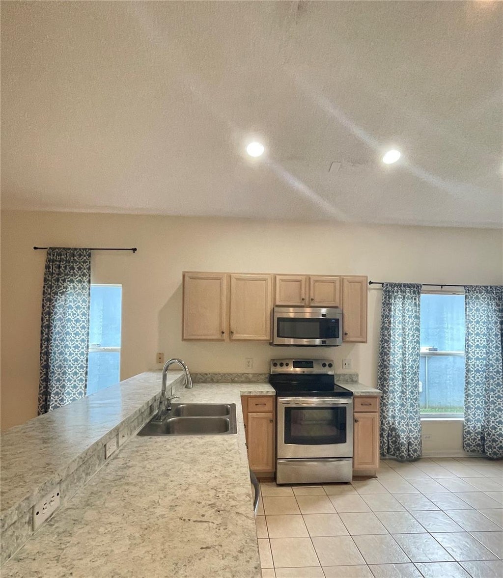 Photo of 521 Lexingdale Dr, Orlando, FL 32828 (MLS # O6441431)
