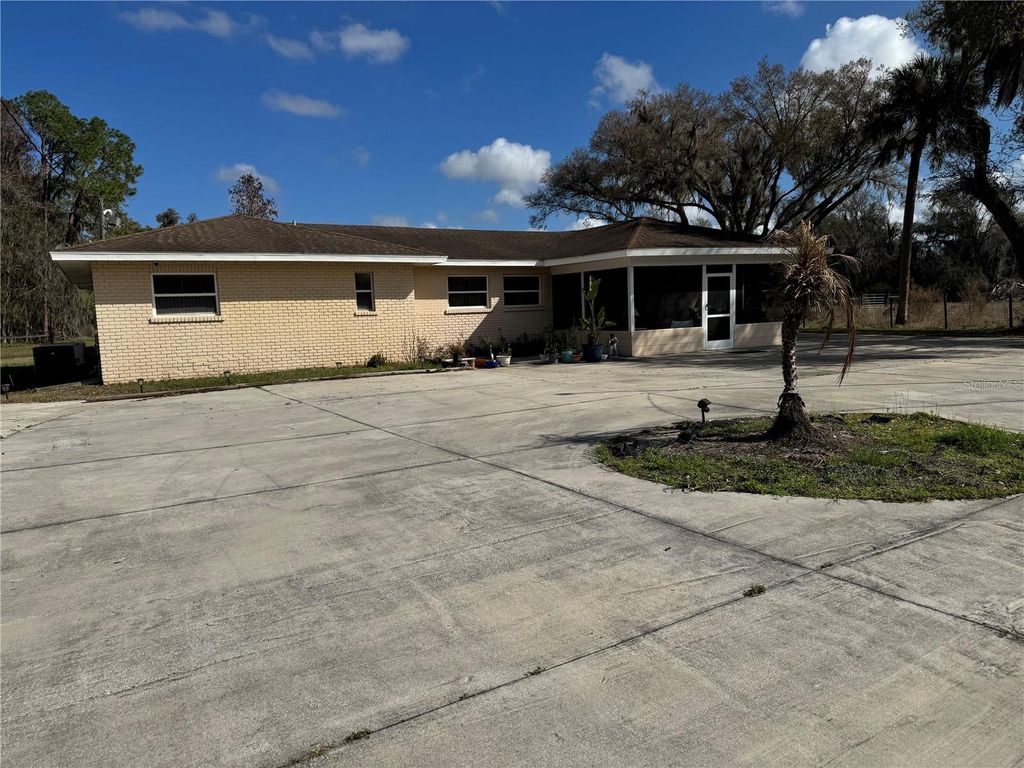 Photo of 5333 Deeson Road, Lakeland, FL 33810 (MLS # TB8486121)