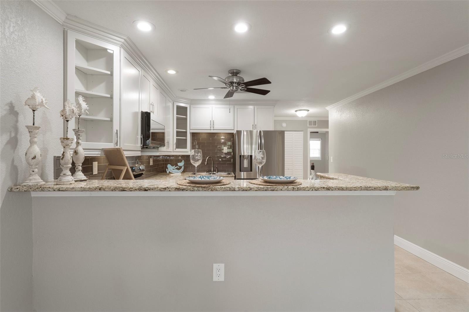 FLOR A MAR - Residential Lease