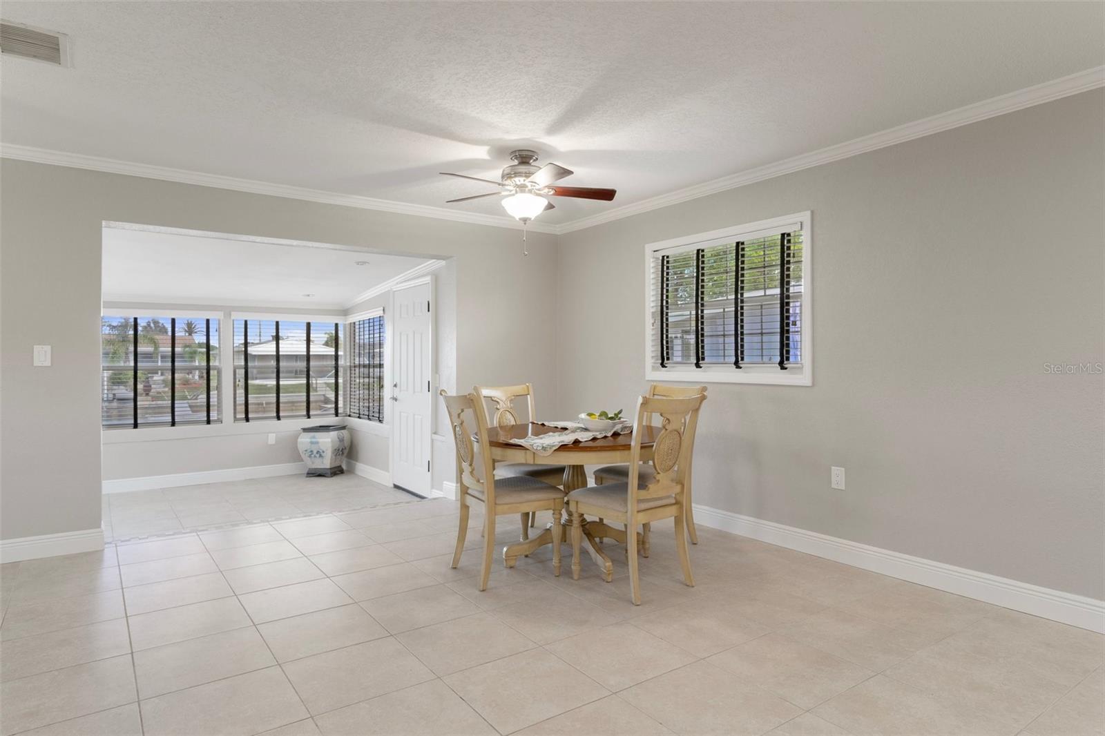 FLOR A MAR - Residential Lease