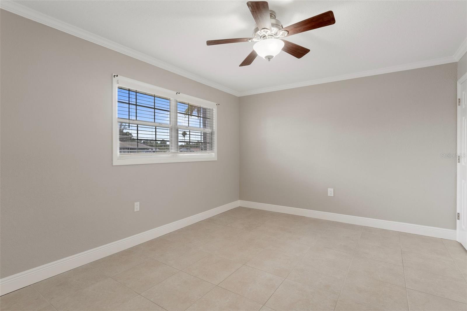 FLOR A MAR - Residential Lease