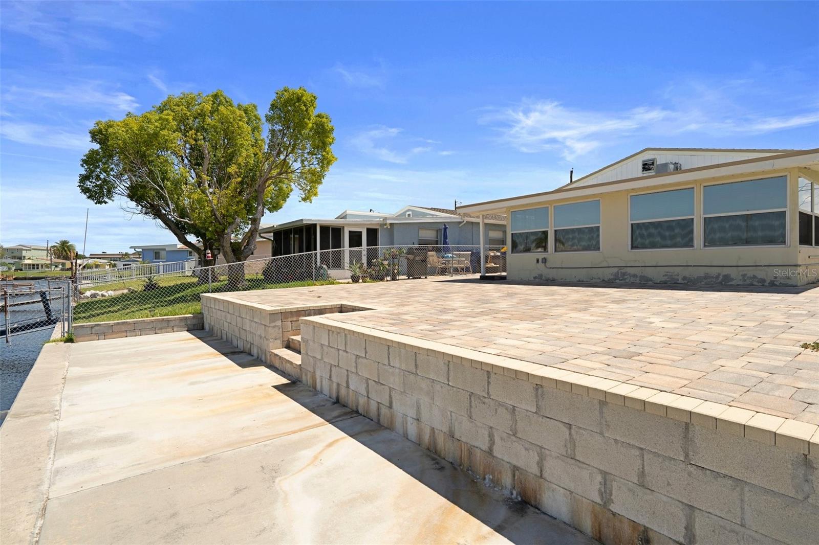 FLOR A MAR - Residential Lease