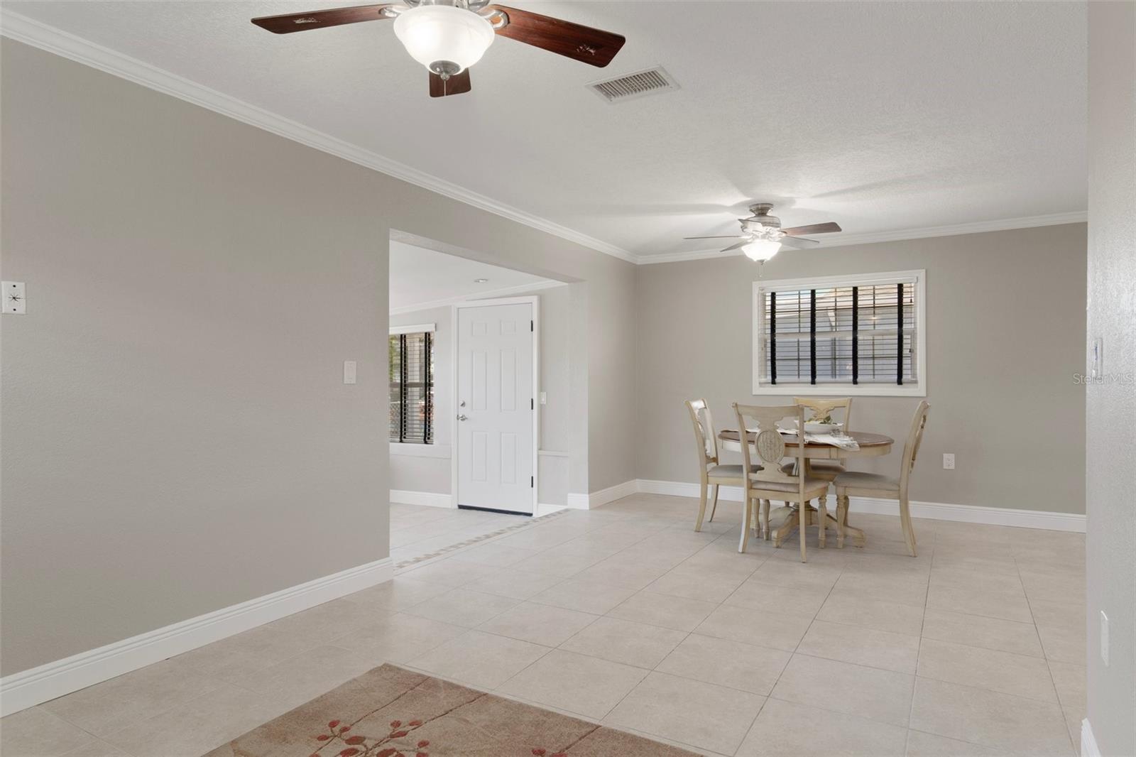 FLOR A MAR - Residential Lease