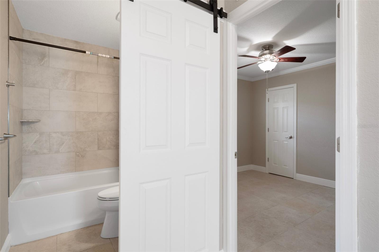 FLOR A MAR - Residential Lease