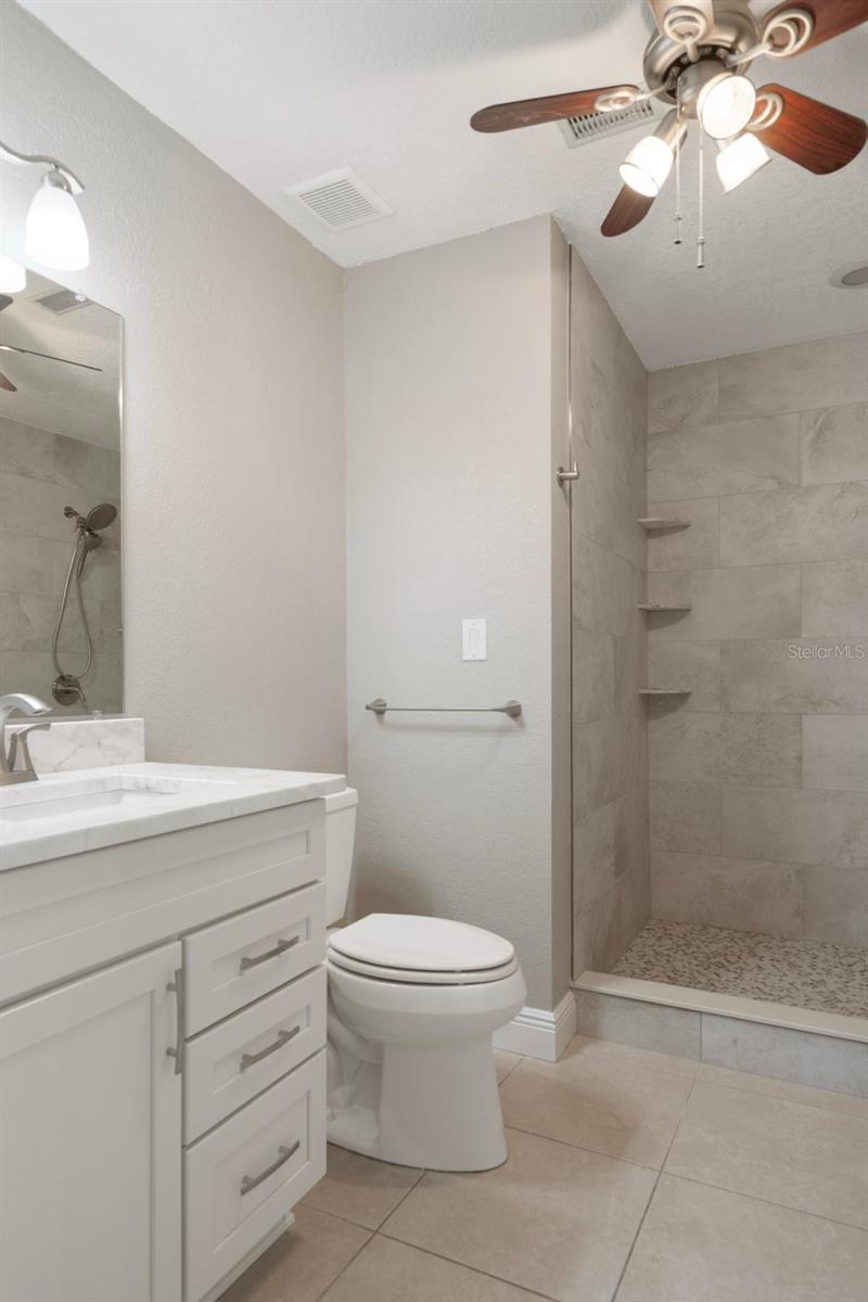 FLOR A MAR - Residential Lease