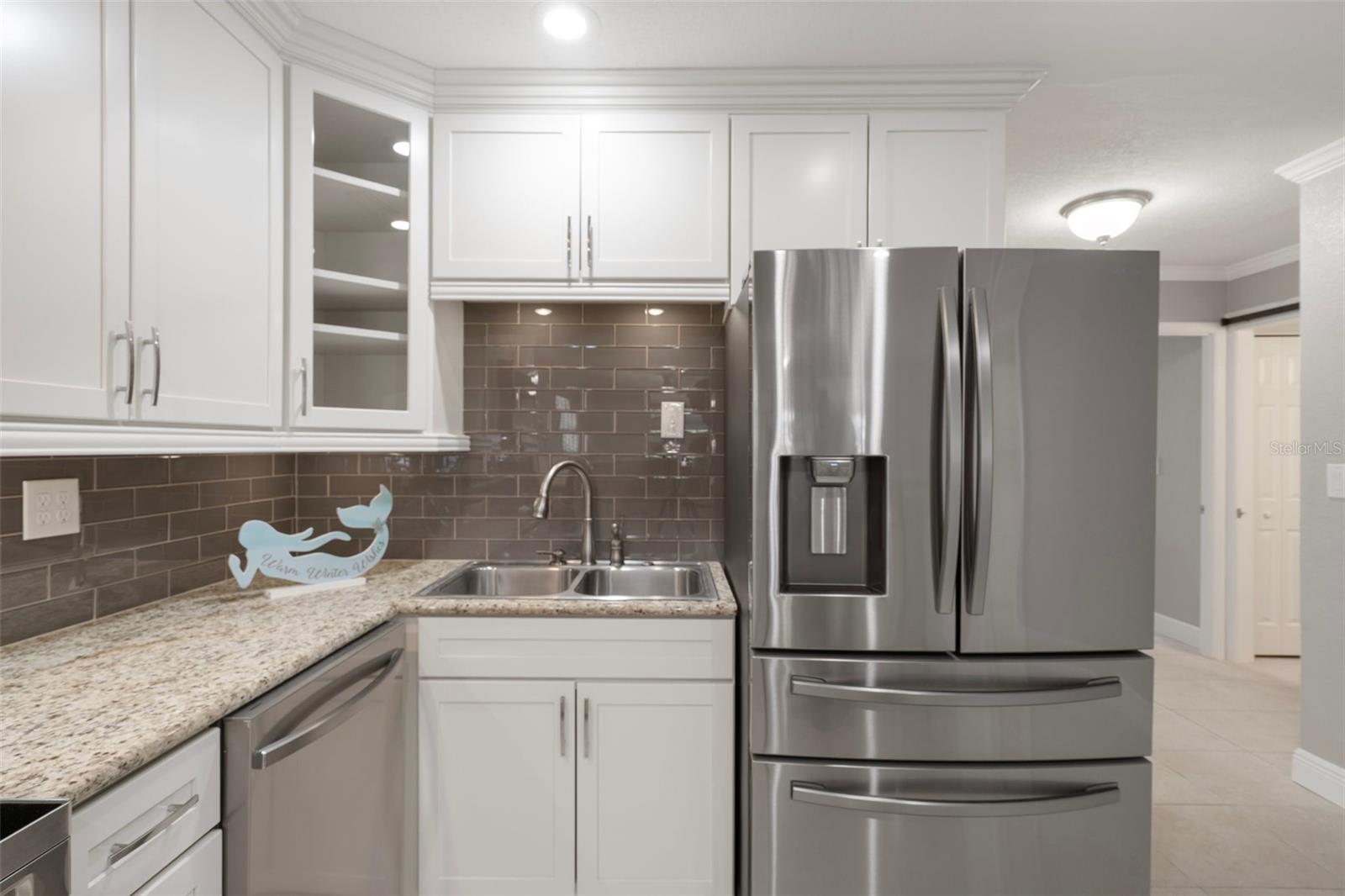 FLOR A MAR - Residential Lease