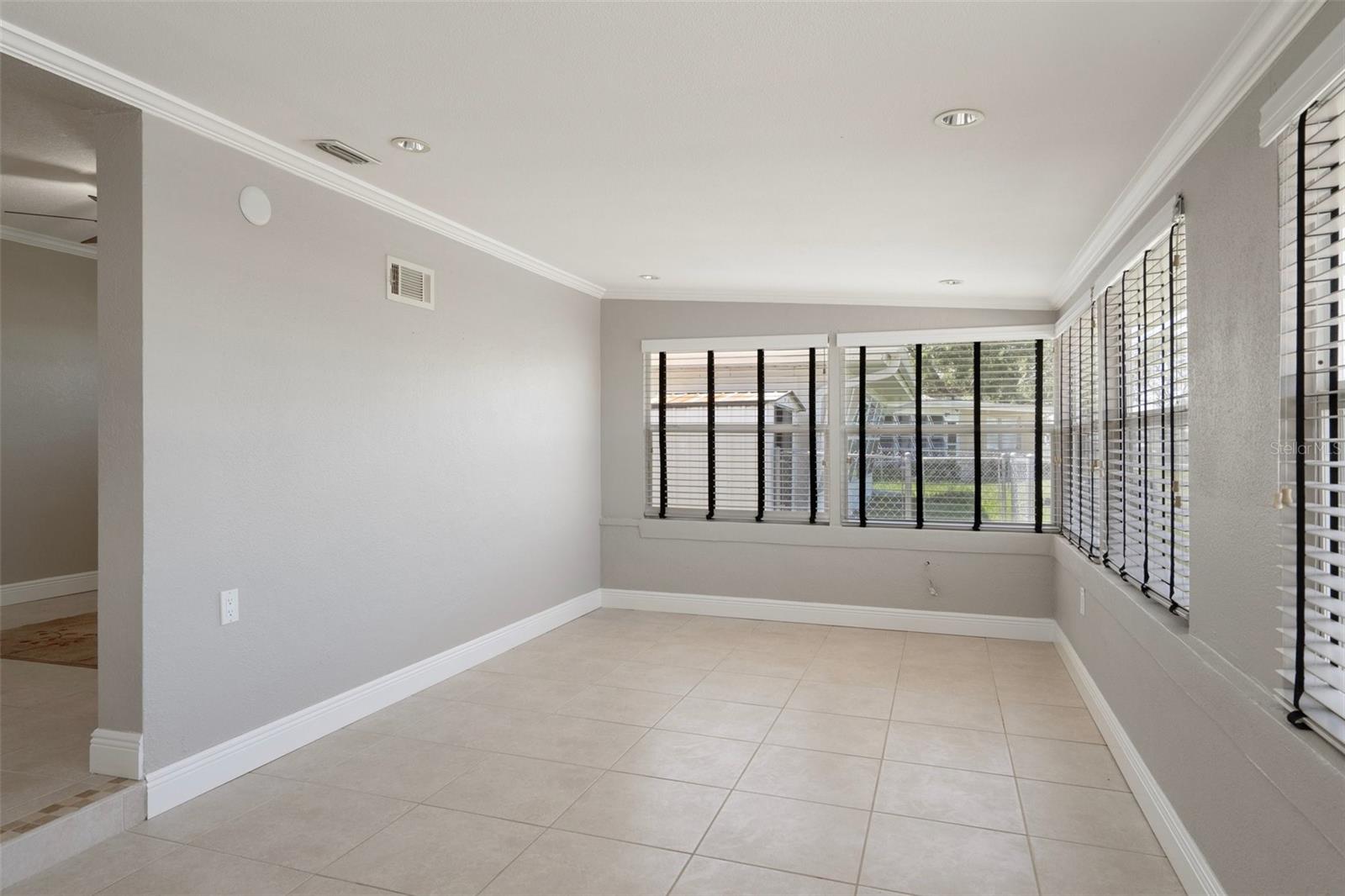 FLOR A MAR - Residential Lease