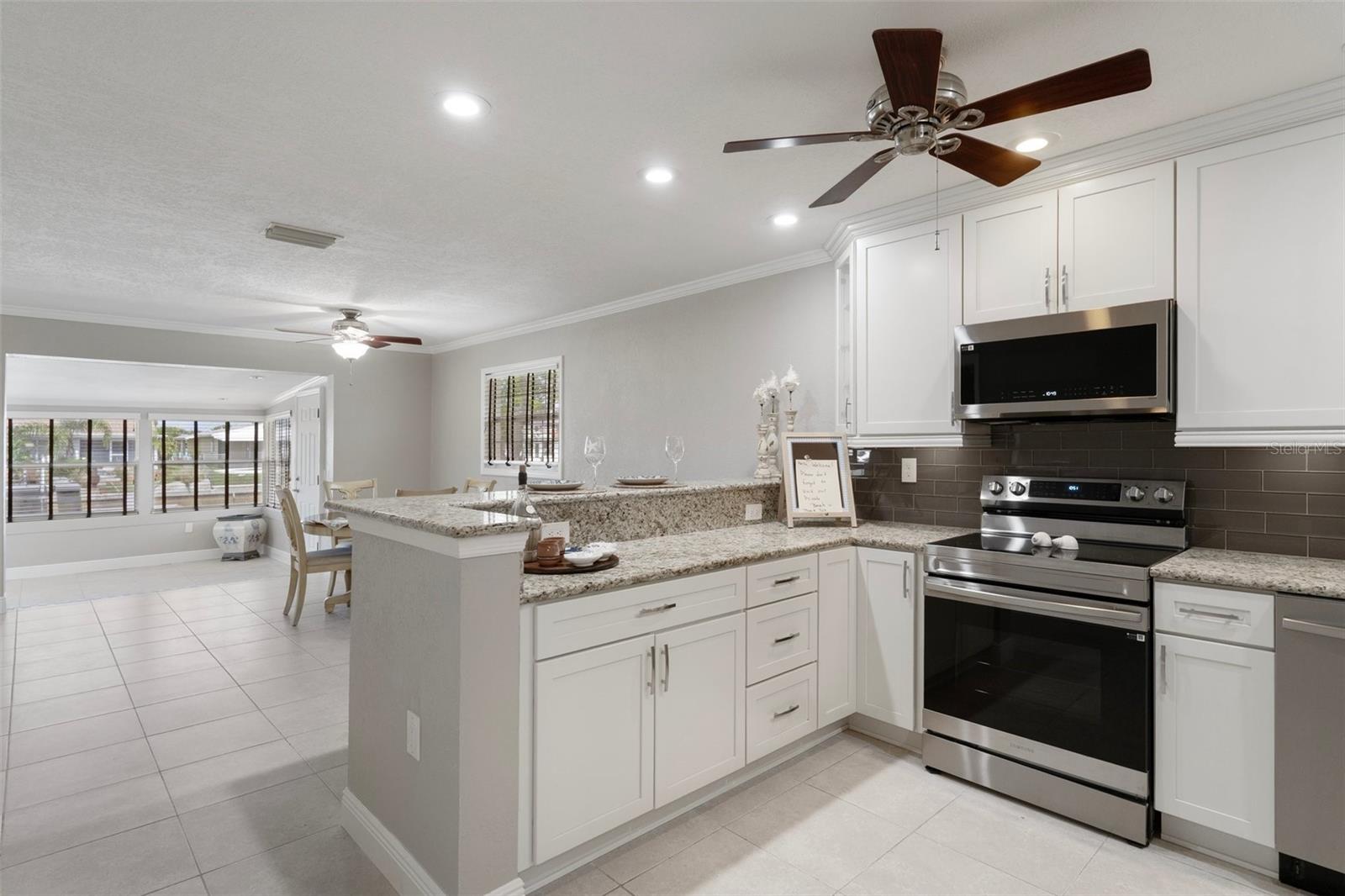 FLOR A MAR - Residential Lease