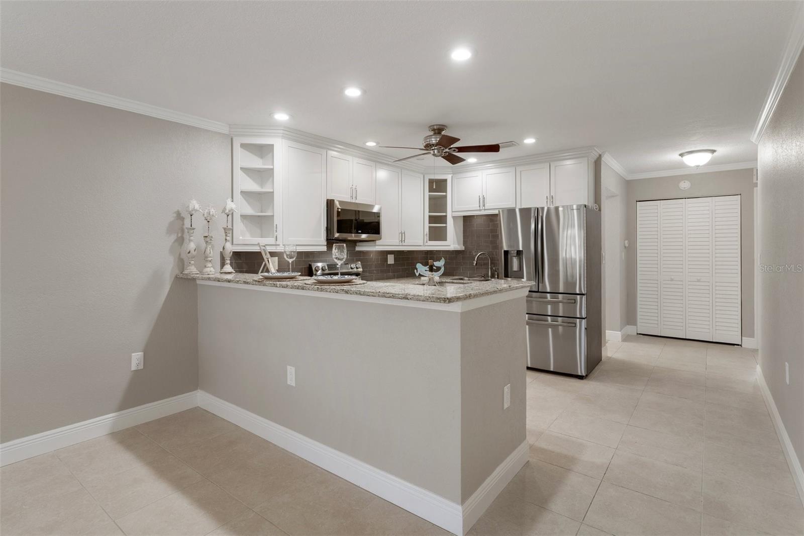 FLOR A MAR - Residential Lease