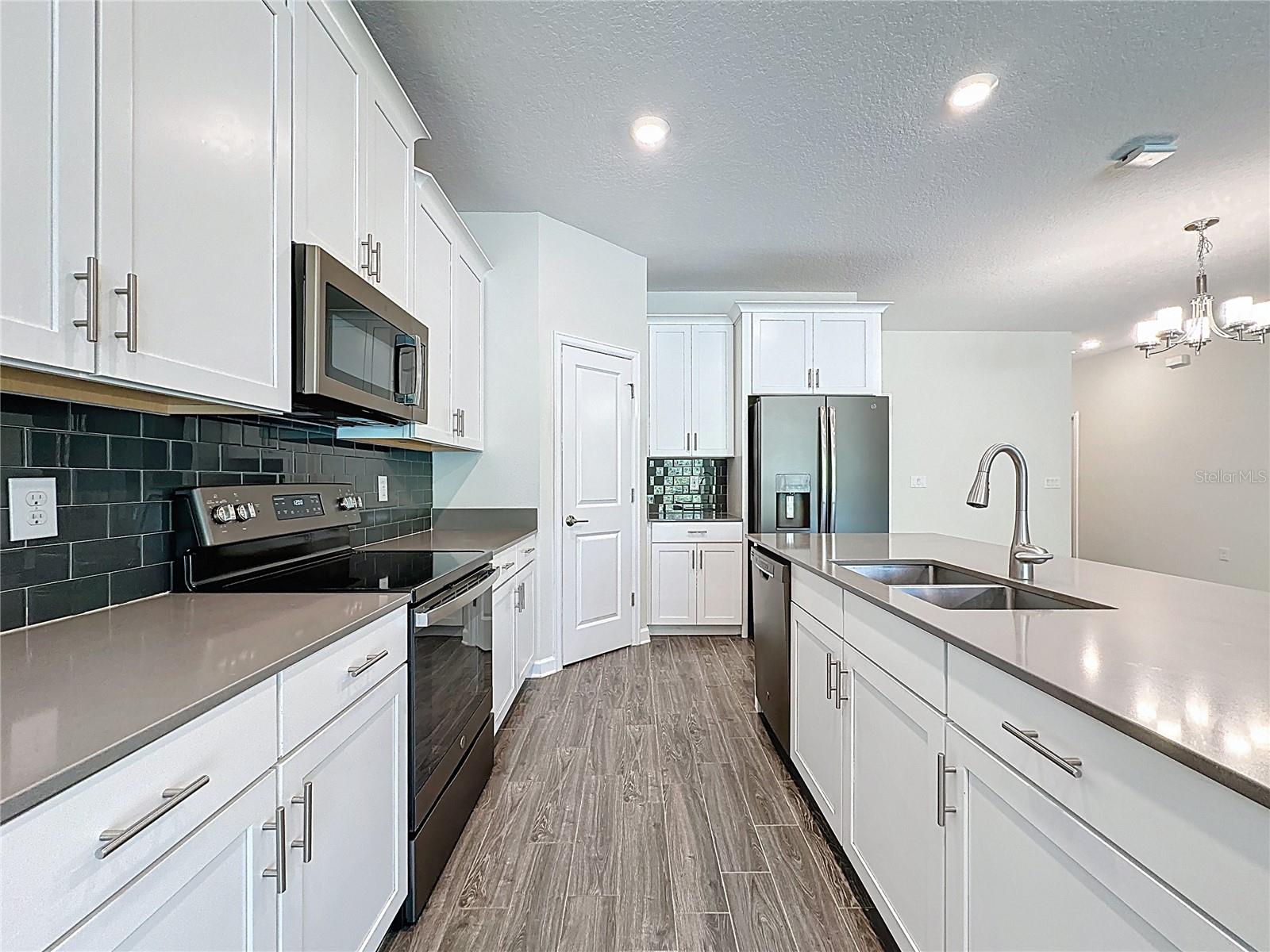 DRAYTON-PRESTON WOODS/PROVIDEN - Residential