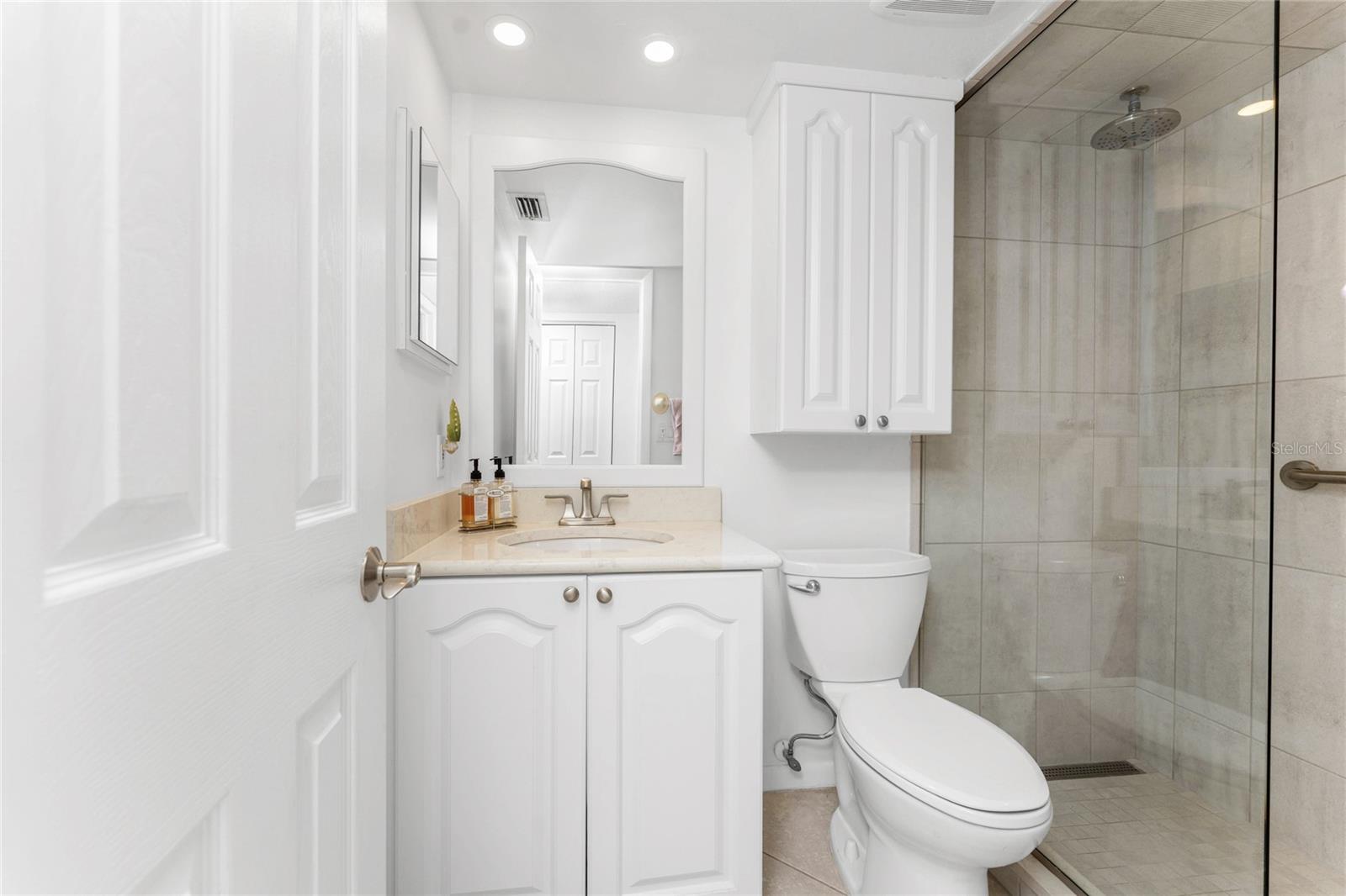 SANDPIPER KEY BLDG 04 - Residential